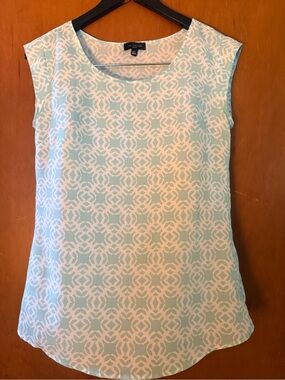 The Limited Sleeveless Geometric Print Blouse - Light Blue & White